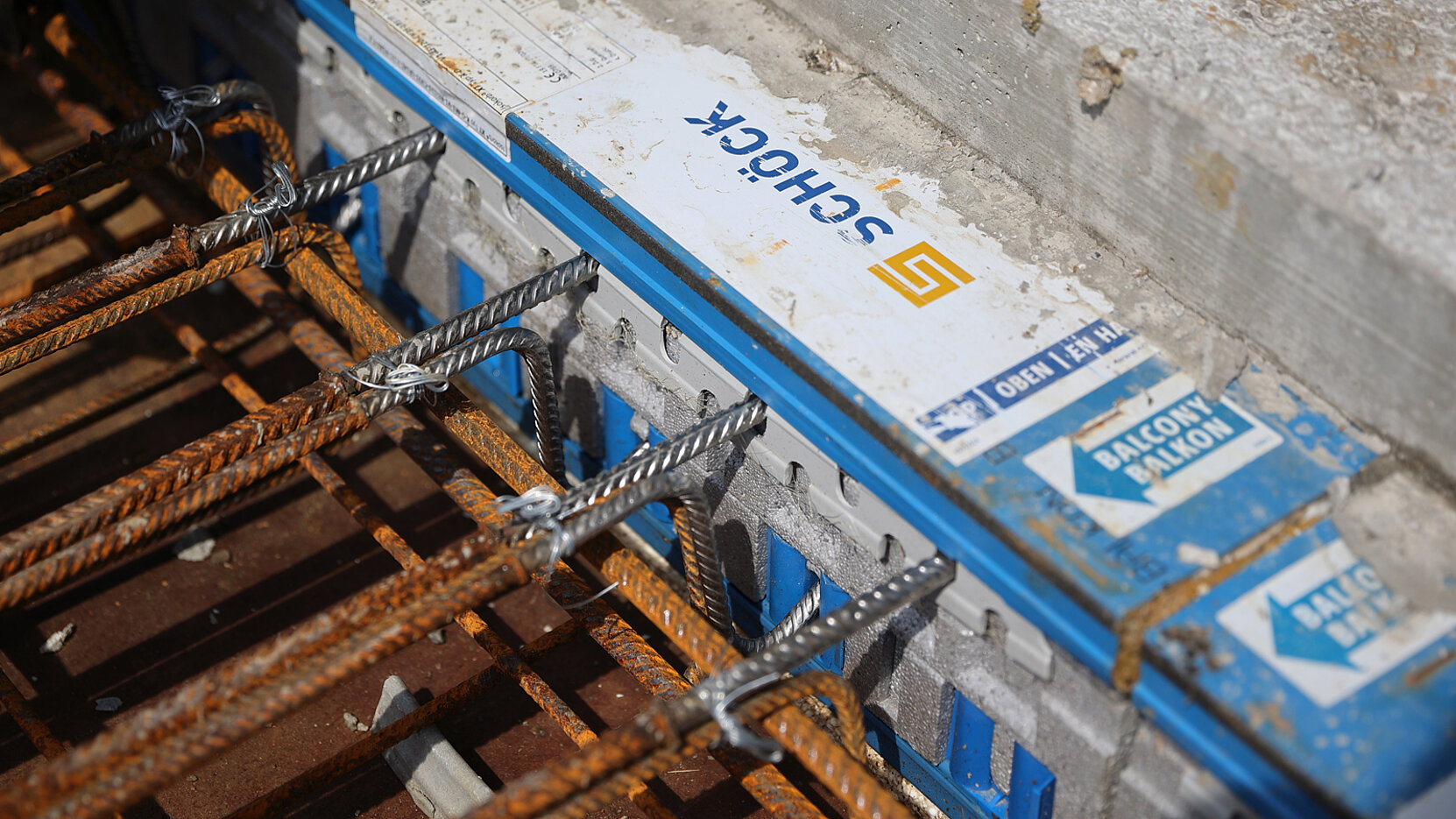 Schoeck_Scheibe-C_Halle_6_16-9.jpg